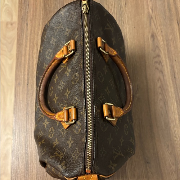 Authentic Louis Vuitton speedy 30 monogram satchel - Picture 14 of 16
